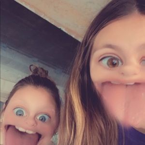 Meet your Posher, Chloe